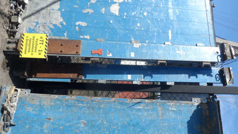 Стойка заднего портала с петлями левая SCHMITZ CARGOBULL 3037573
